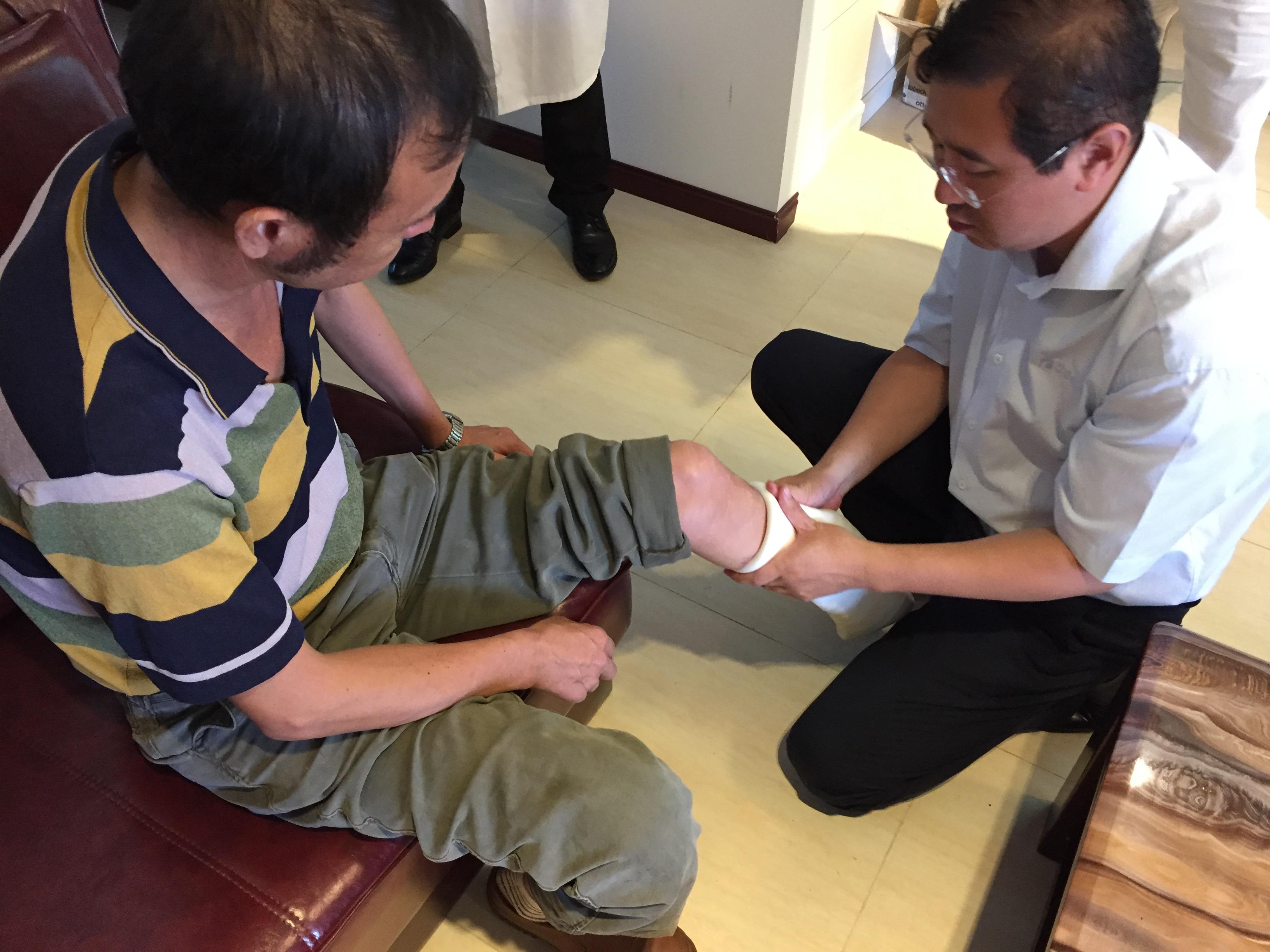 穿戴假肢過程中維護(hù)保養(yǎng)工作從哪些方面來做(圖1) 穿戴假肢過程中維護(hù)保養(yǎng)工作從哪些方面來做(圖1)