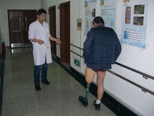 一具普通的假肢價格在多少范圍內(nèi)較合適?(圖1) 假肢價格